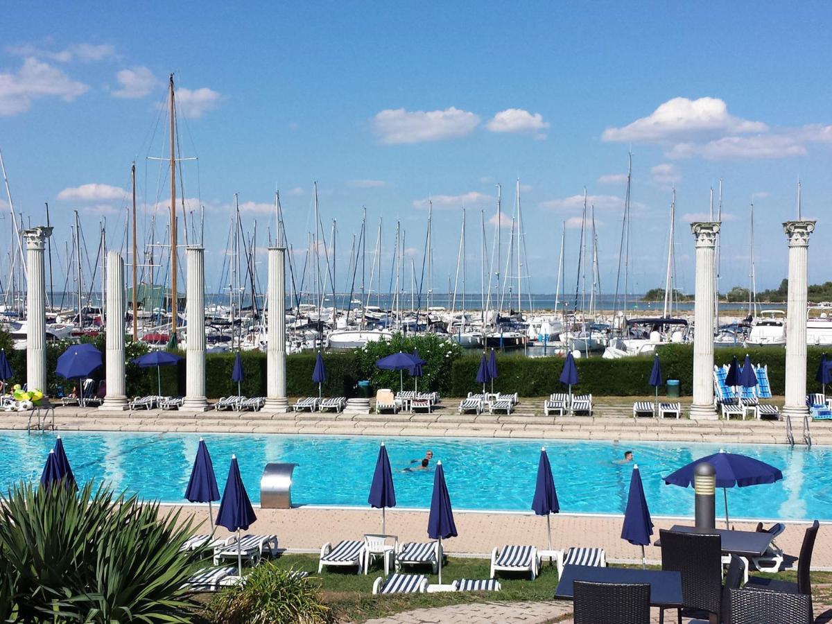 Isola Terramare Apartment Lignano Sabbiadoro Bagian luar foto
