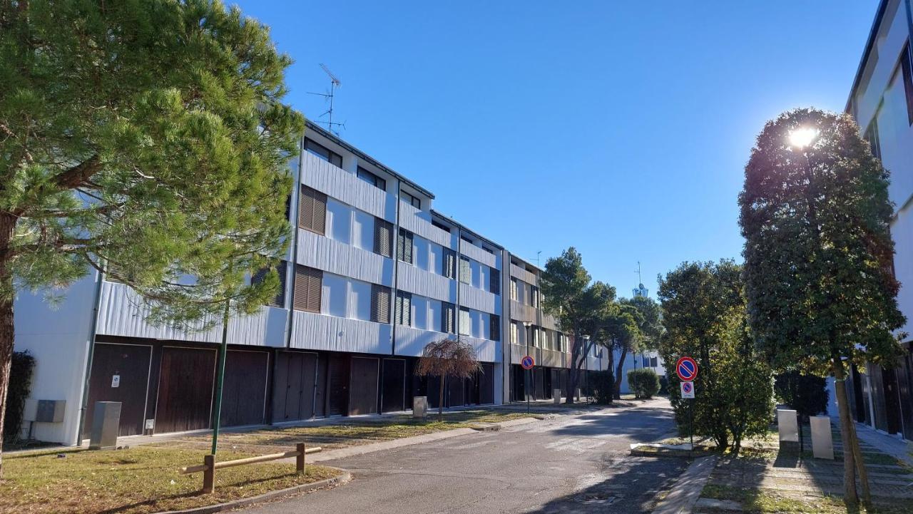Isola Terramare Apartment Lignano Sabbiadoro Bagian luar foto